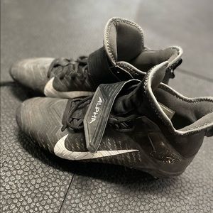 Mens Nike Alpha Football Cleats. Size 8.5